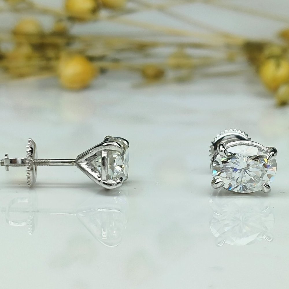 3.20 Ct Oval Cut Moissanite solitaire ScrewBack Stud Earring For Gift